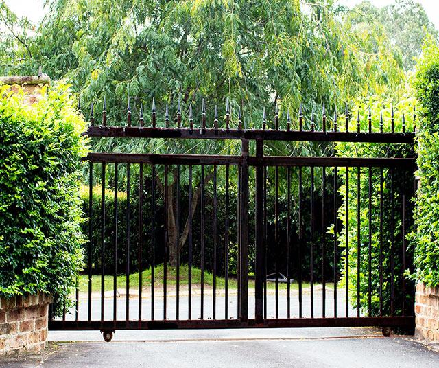 Ferronniers-et-maîtres-d’œuvre-à-Châteauneuf-de-Gadagne Ferronniers-et-maîtres-d’œuvre-à-Châteauneuf-de-Gadagne